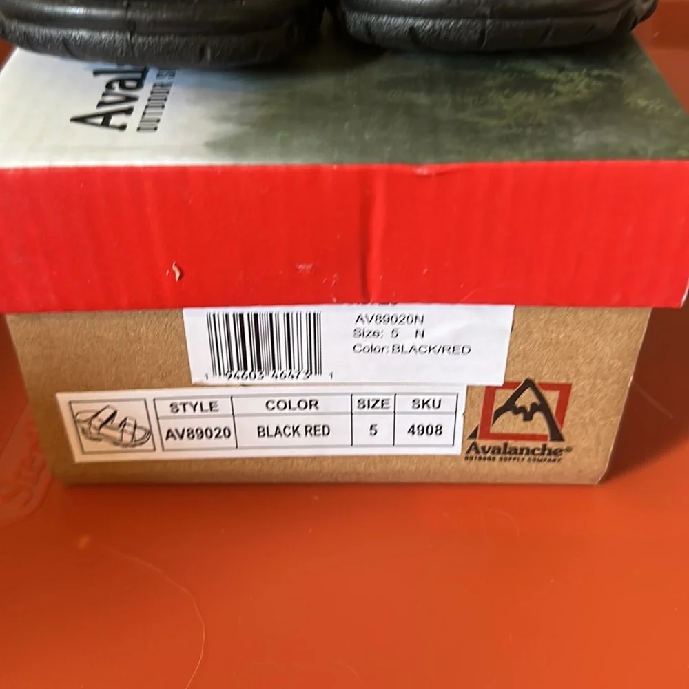 AVALANCHE TODDLER BOYS STRAPPY SANDAL: BLACK/RED: NIB: SZ 5